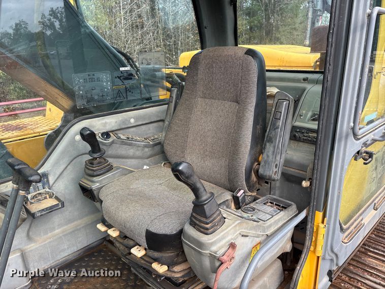 image for item ET7324 2006 Volvo EC240BLC excavator