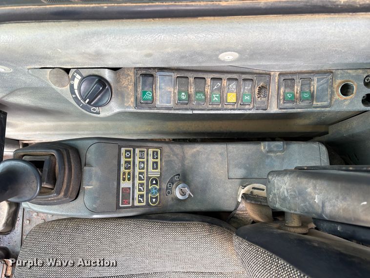 image for item ET7324 2006 Volvo EC240BLC excavator