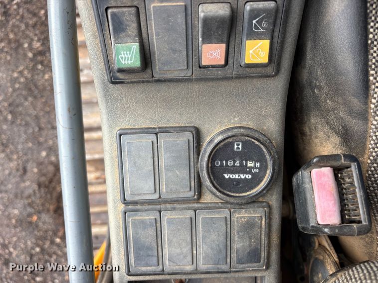 image for item ET7324 2006 Volvo EC240BLC excavator