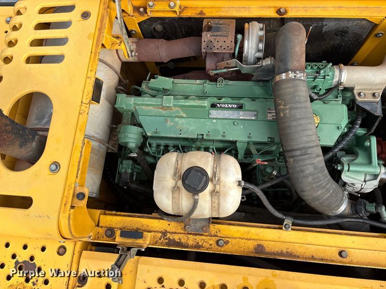 image for item ET7324 2006 Volvo EC240BLC excavator