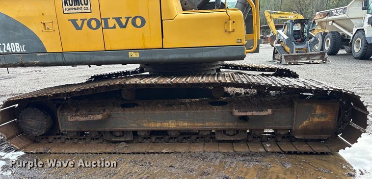 image for item ET7324 2006 Volvo EC240BLC excavator