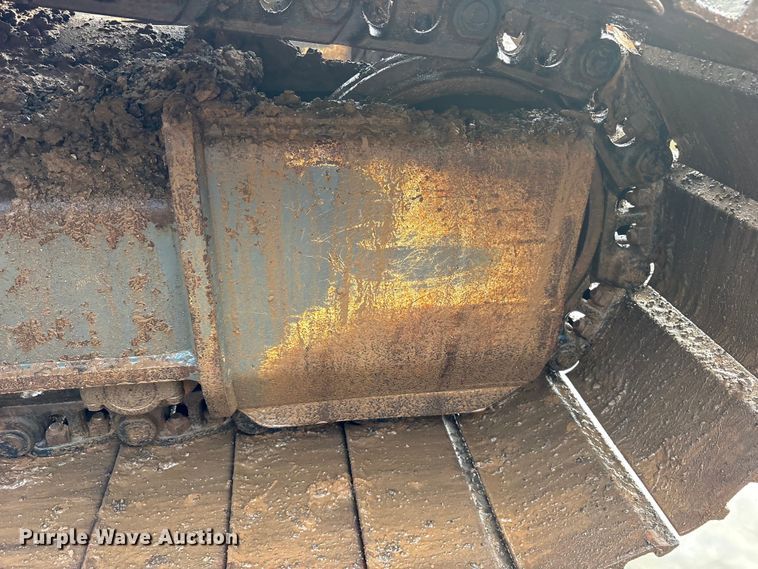 image for item ET7324 2006 Volvo EC240BLC excavator