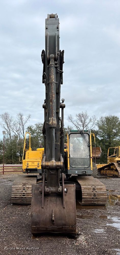 image for item ET7325 2006 Volvo EC240BLC excavator