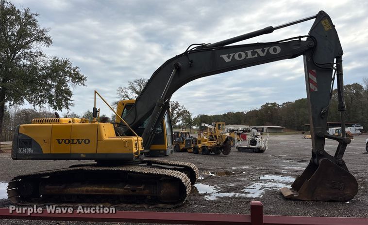 image for item ET7325 2006 Volvo EC240BLC excavator
