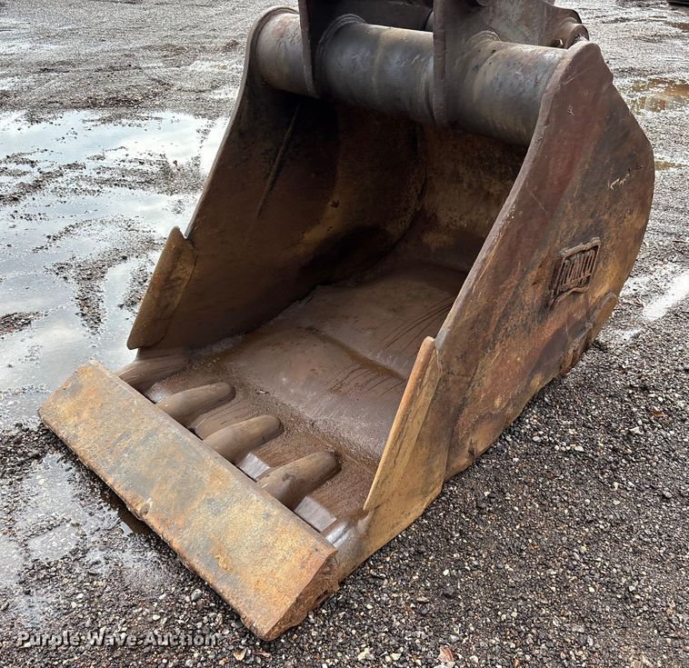 image for item ET7325 2006 Volvo EC240BLC excavator