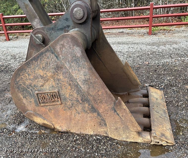 image for item ET7325 2006 Volvo EC240BLC excavator