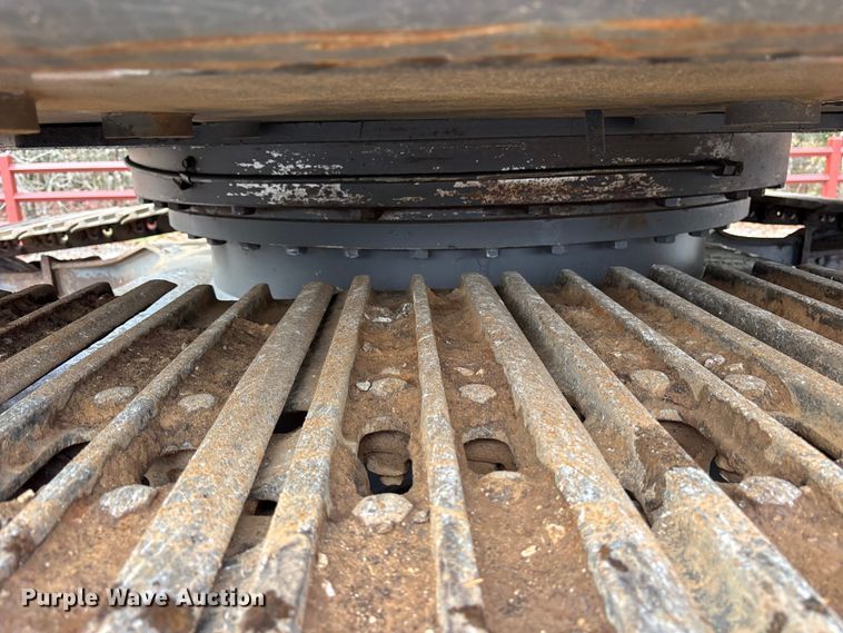 image for item ET7325 2006 Volvo EC240BLC excavator