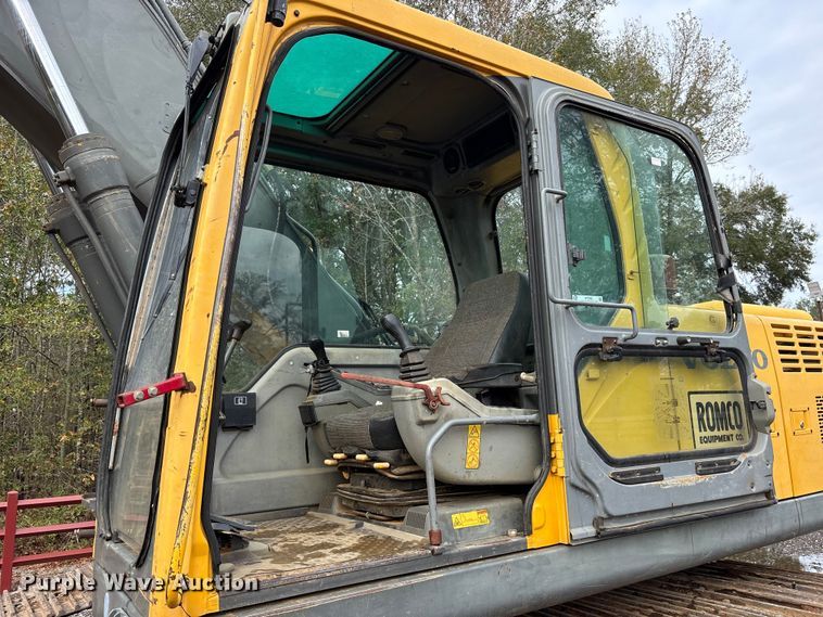 image for item ET7325 2006 Volvo EC240BLC excavator