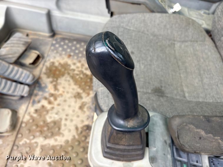 image for item ET7325 2006 Volvo EC240BLC excavator