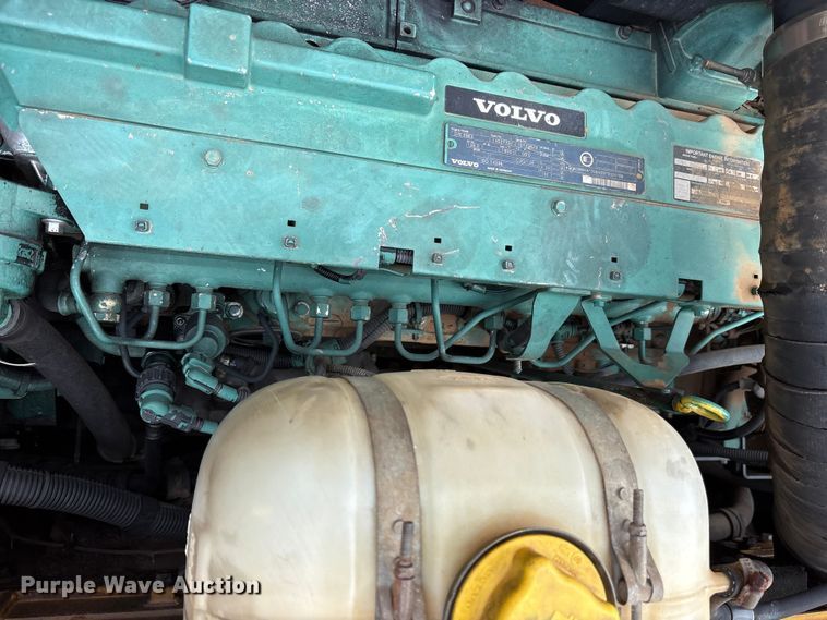 image for item ET7325 2006 Volvo EC240BLC excavator