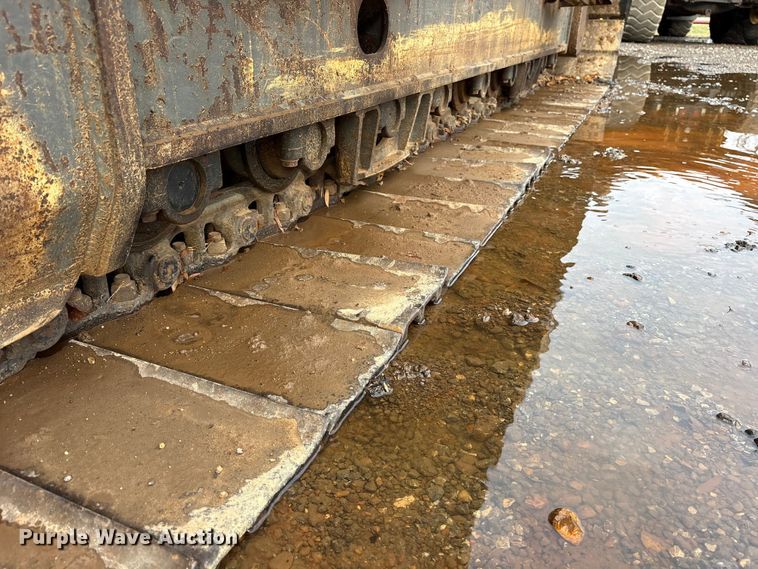 image for item ET7325 2006 Volvo EC240BLC excavator