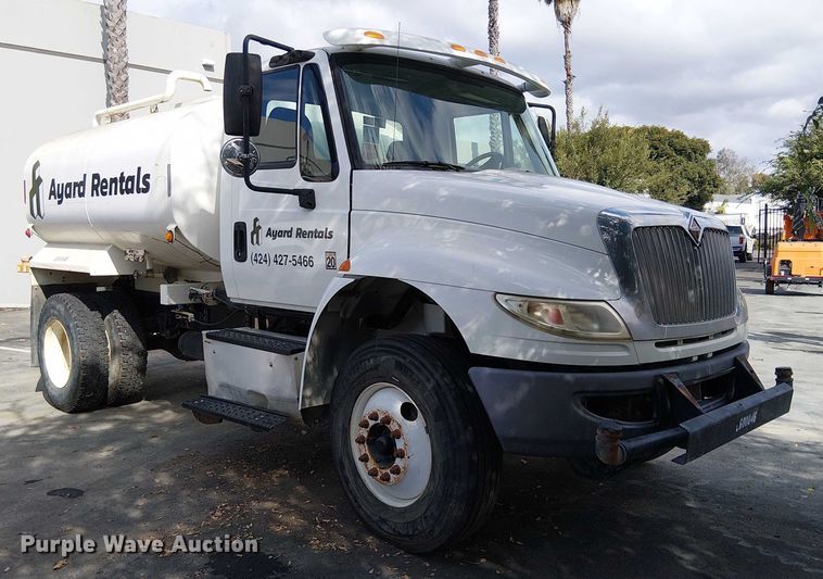 image for item EU2515 2015 International MA025 water truck