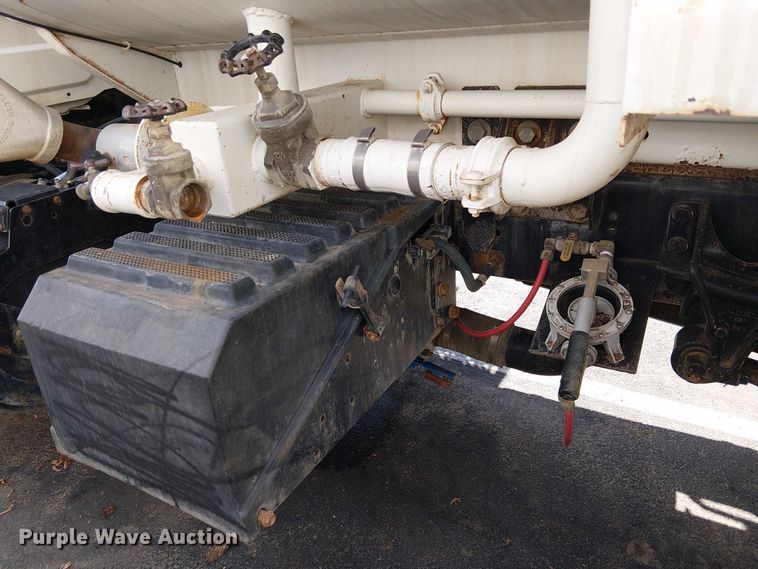 image for item EU2515 2015 International MA025 water truck