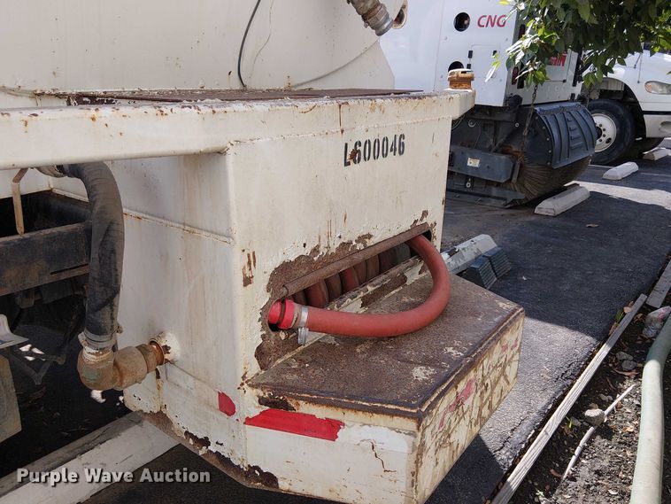 image for item EU2515 2015 International MA025 water truck