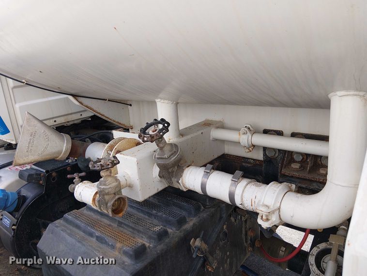 image for item EU2515 2015 International MA025 water truck