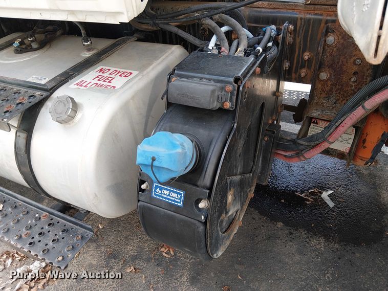 image for item EU2515 2015 International MA025 water truck