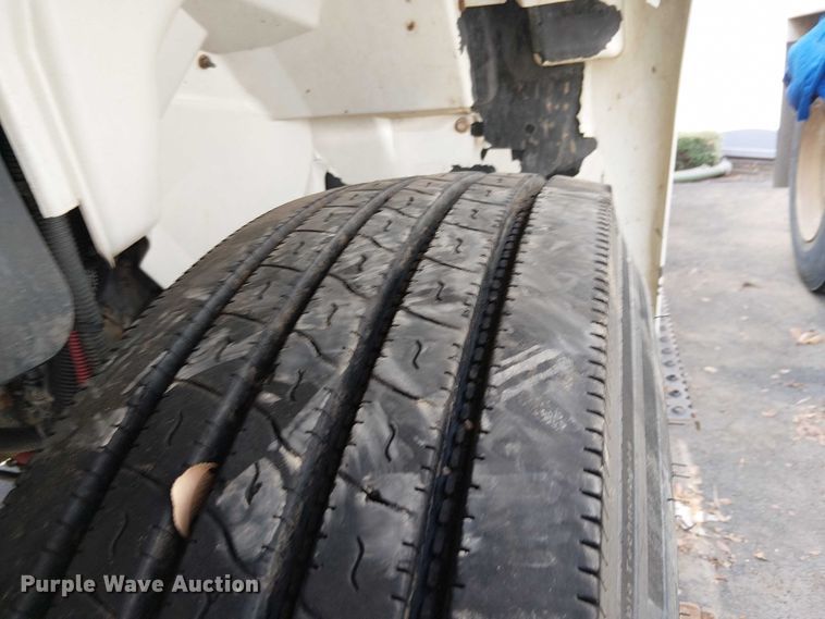 image for item EU2515 2015 International MA025 water truck