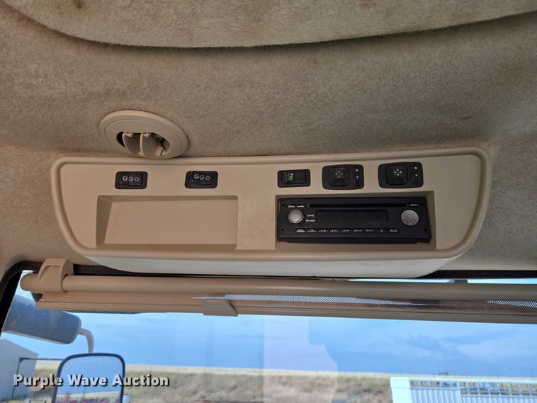 image for item EU3929 2016 John Deere 9570R Scraper Special 4WD tractor