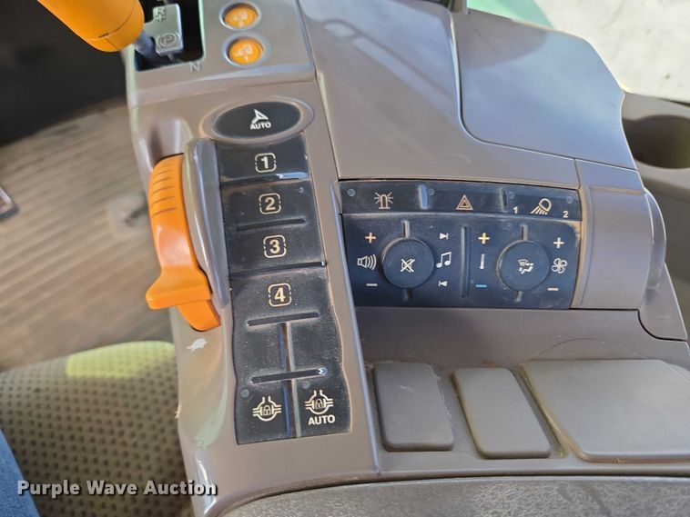 image for item EU3929 2016 John Deere 9570R Scraper Special 4WD tractor