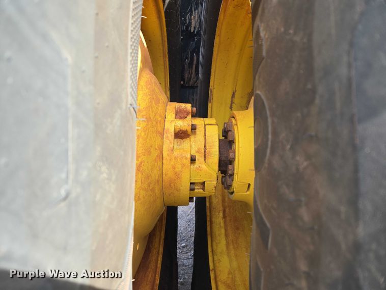 image for item EU3929 2016 John Deere 9570R Scraper Special 4WD tractor