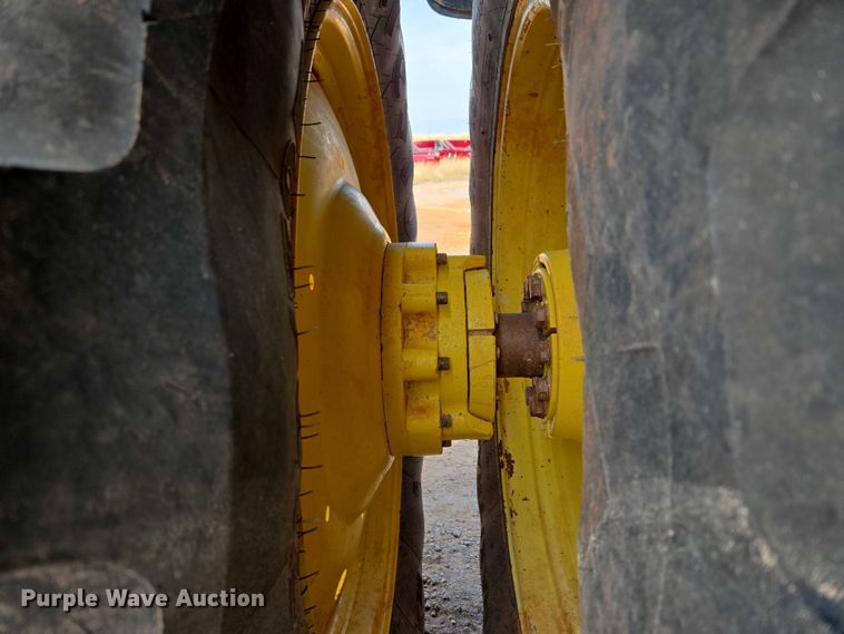 image for item EU3929 2016 John Deere 9570R Scraper Special 4WD tractor
