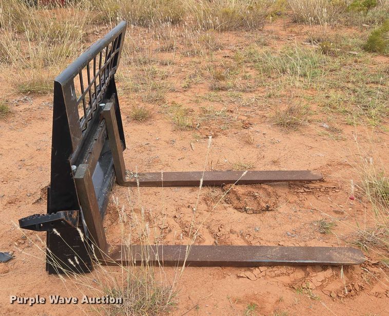 image for item EU3940 Caterpillar 351-9371 skid steer forks