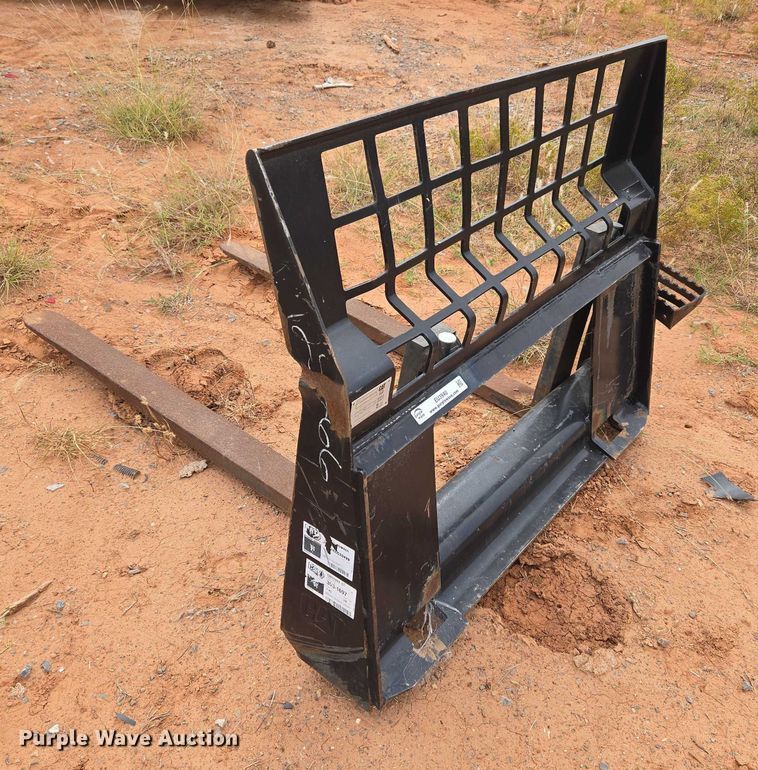 image for item EU3940 Caterpillar 351-9371 skid steer forks