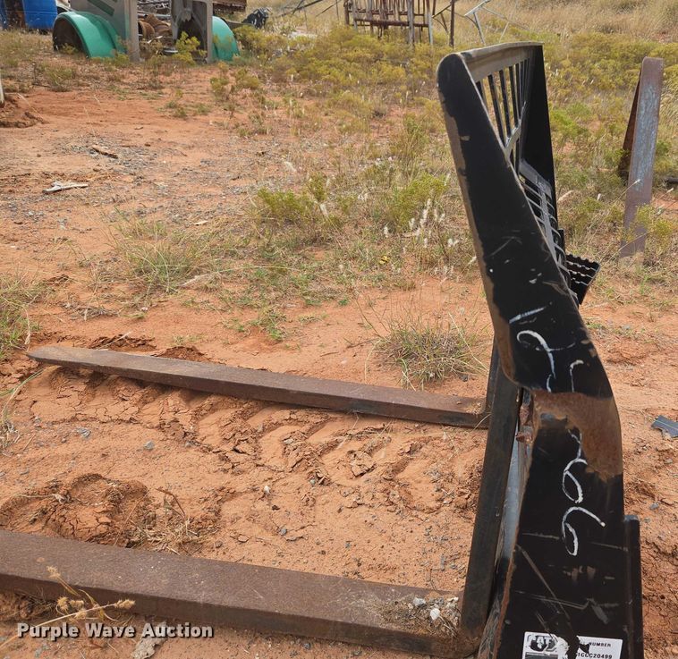 image for item EU3940 Caterpillar 351-9371 skid steer forks