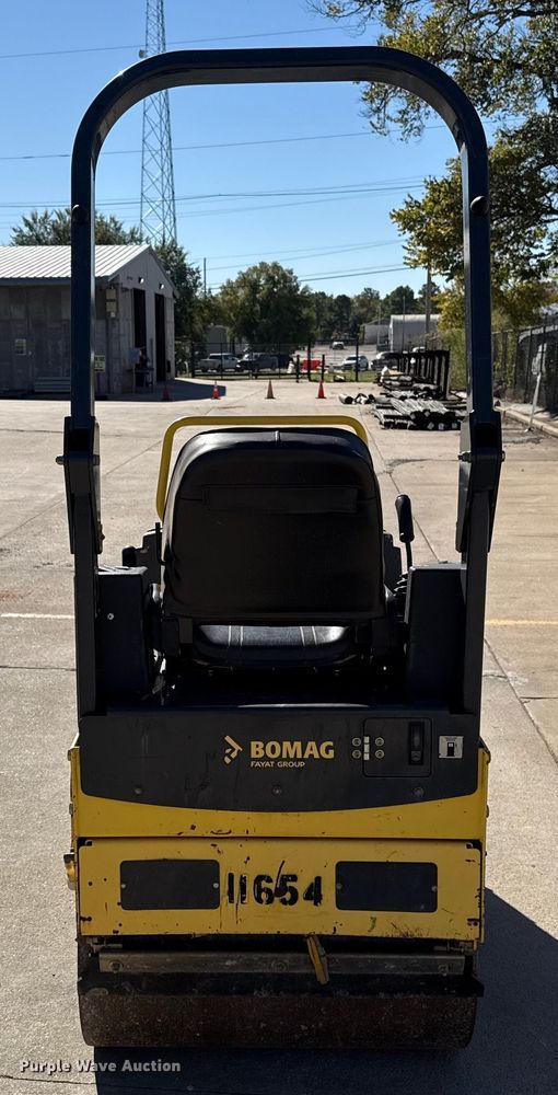 image for item EU5287 2016 Bomag BW 900-50 double drum vibratory roller