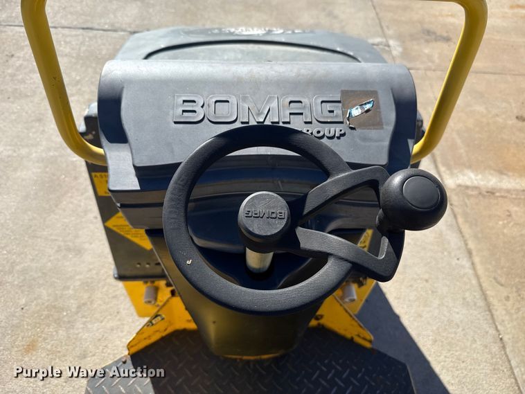 image for item EU5287 2016 Bomag BW 900-50 double drum vibratory roller
