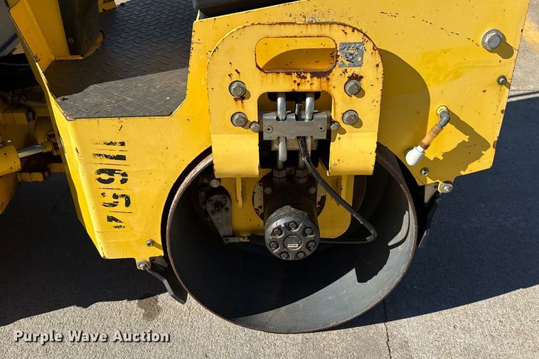 image for item EU5287 2016 Bomag BW 900-50 double drum vibratory roller