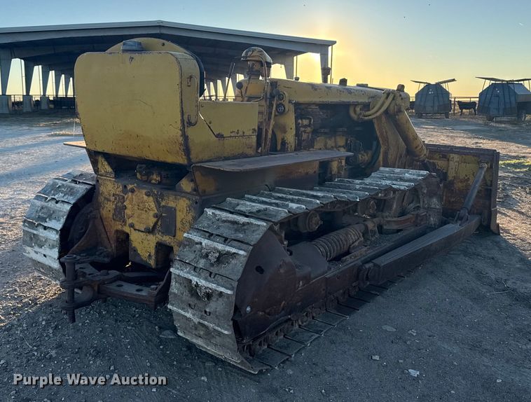 image for item EU6198 Caterpillar D6 dozer