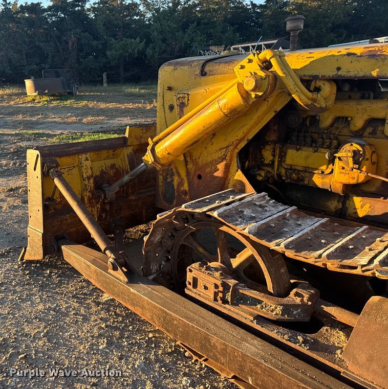 image for item EU6198 Caterpillar D6 dozer