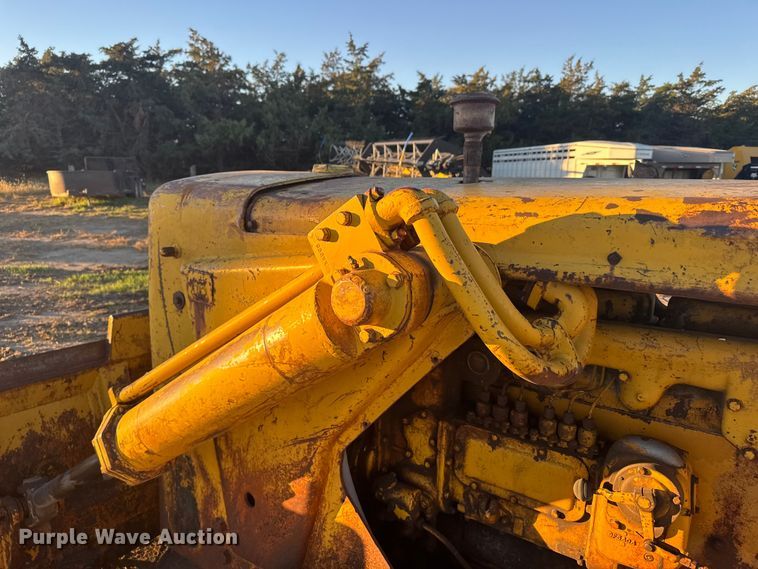 image for item EU6198 Caterpillar D6 dozer