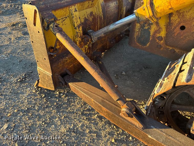 image for item EU6198 Caterpillar D6 dozer