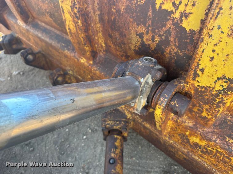 image for item EU6198 Caterpillar D6 dozer