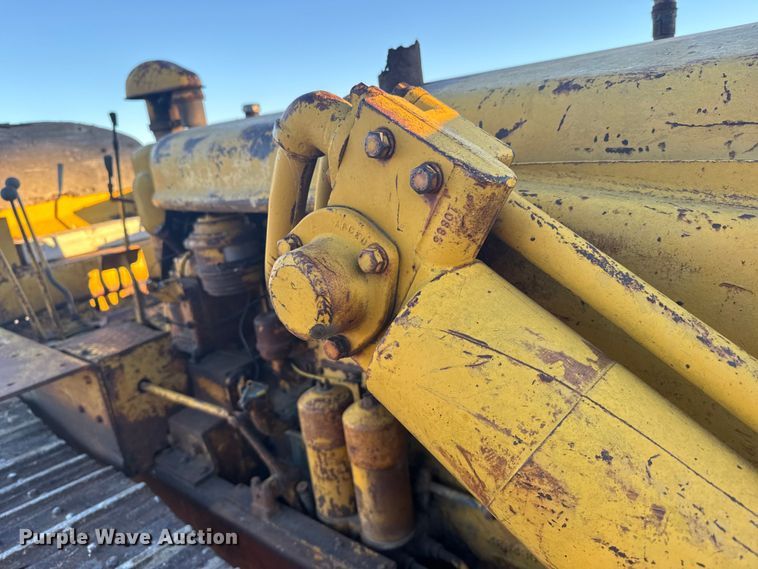 image for item EU6198 Caterpillar D6 dozer