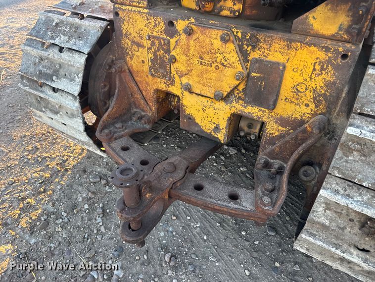 image for item EU6198 Caterpillar D6 dozer