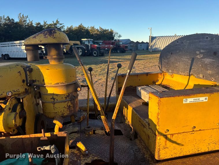 image for item EU6198 Caterpillar D6 dozer