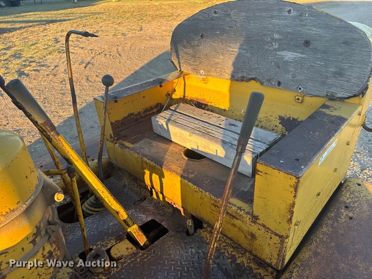 image for item EU6198 Caterpillar D6 dozer