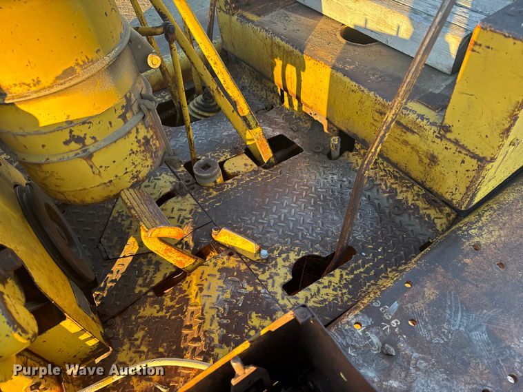 image for item EU6198 Caterpillar D6 dozer