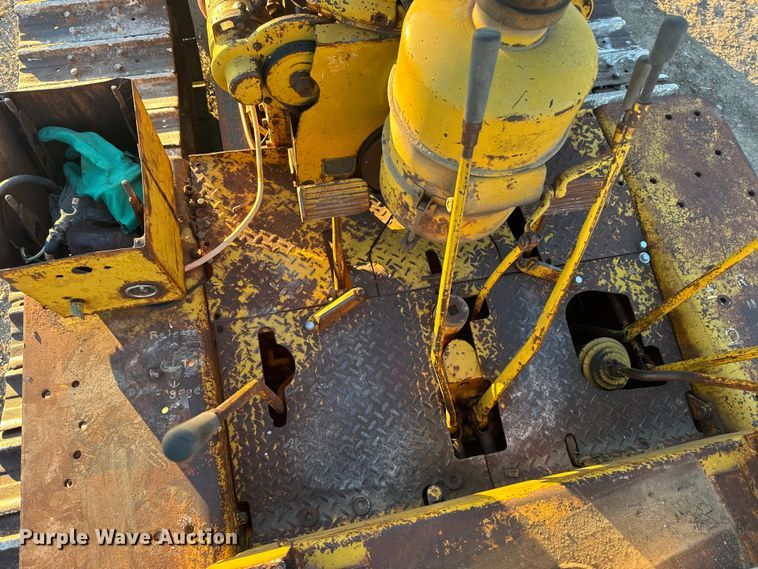 image for item EU6198 Caterpillar D6 dozer