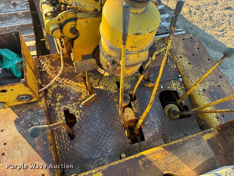 image for item EU6198 Caterpillar D6 dozer