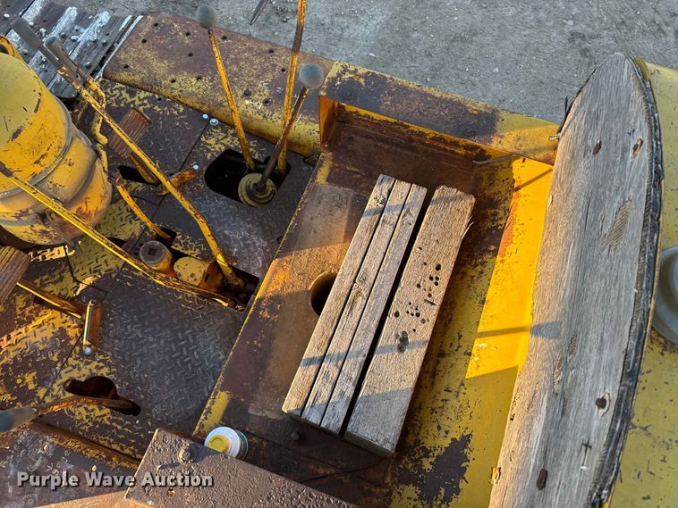 image for item EU6198 Caterpillar D6 dozer