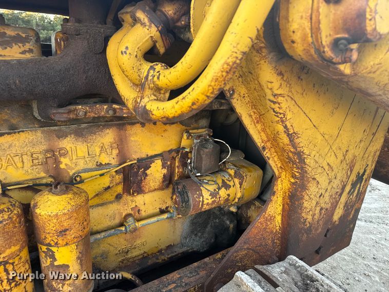 image for item EU6198 Caterpillar D6 dozer