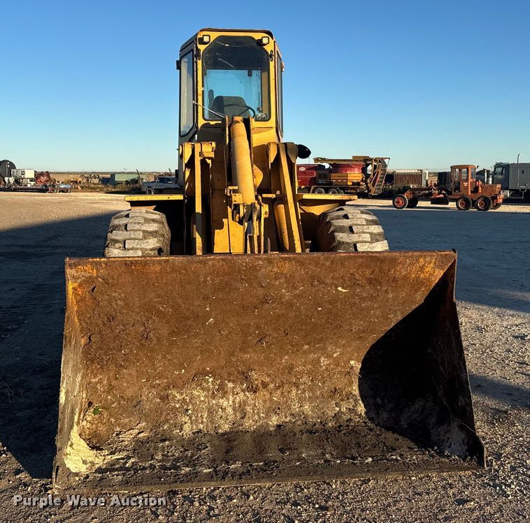 image for item EU6199 1982 Ford A-64 wheel loader