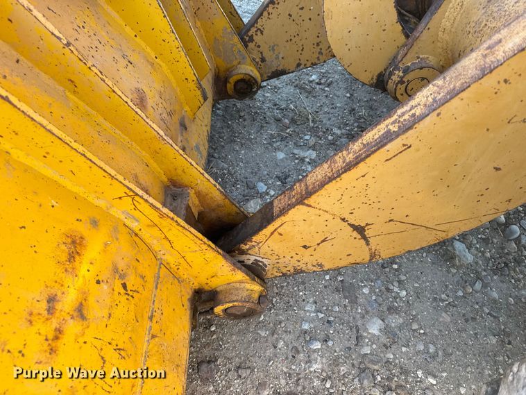 image for item EU6199 1982 Ford A-64 wheel loader