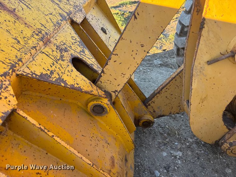 image for item EU6199 1982 Ford A-64 wheel loader