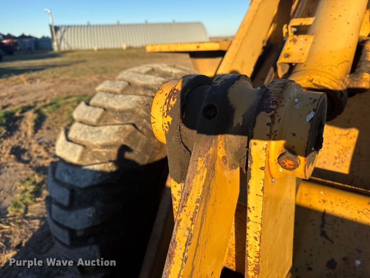 image for item EU6199 1982 Ford A-64 wheel loader