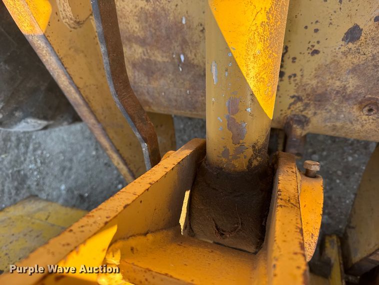 image for item EU6199 1982 Ford A-64 wheel loader